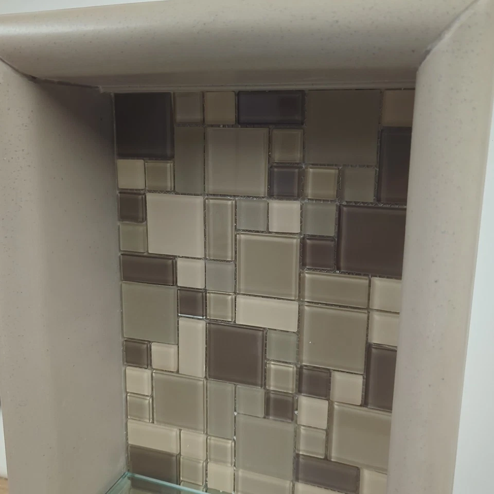 Nicho de ducha vertical American Bath Factory Newport con estantes de vidrio arena del desierto Foto 3 de 4