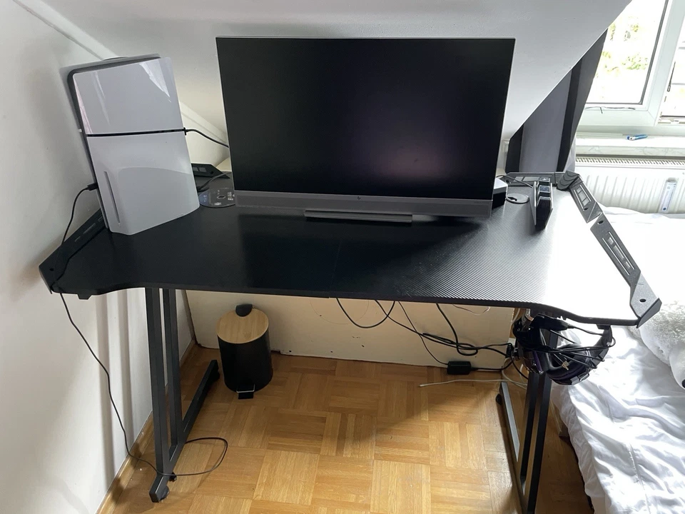 Gaming Tisch schwarz mit LED Beleuchtung