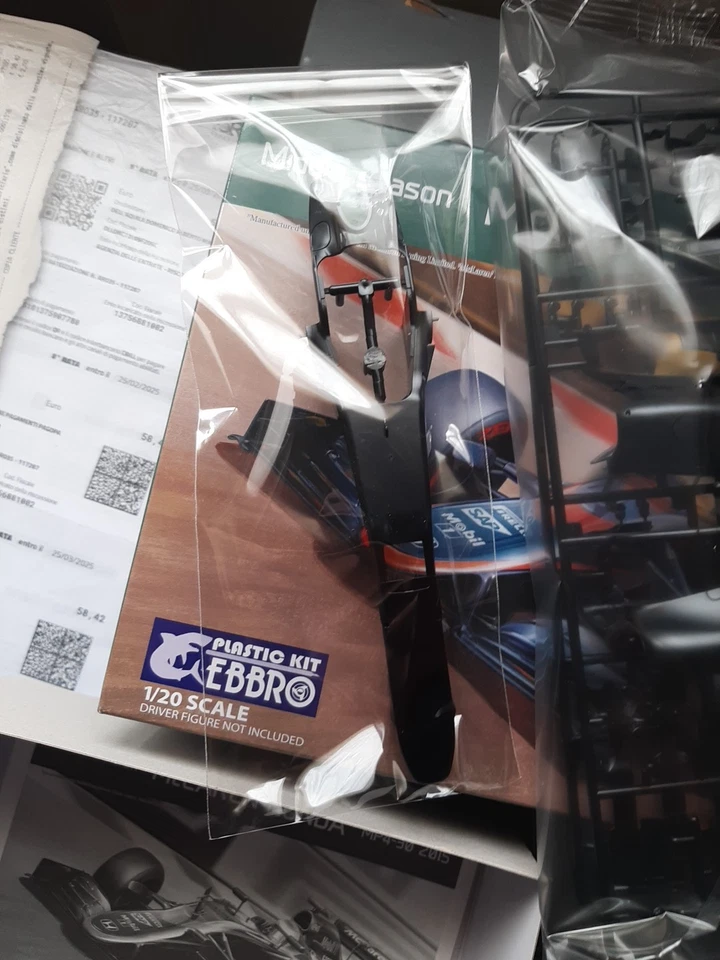 Kit Ebro 1:20 Mclaren Honda Mp4/30 - Immagine 3 di 4