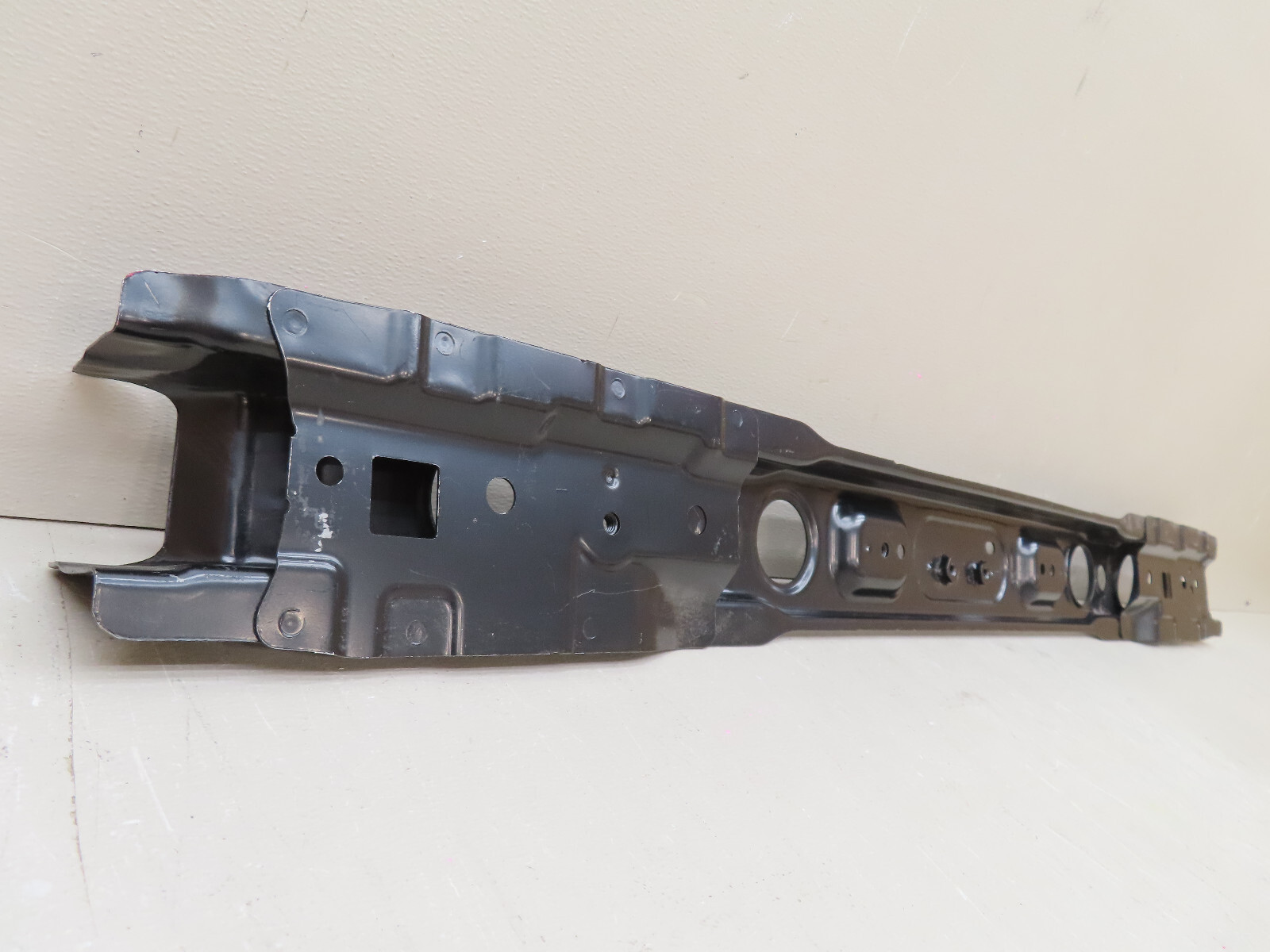 08-18 GENUINE TOYOTA PRIUS V SCION LOWER RADIATOR SUPPORT  BAR OEM 53218-12901