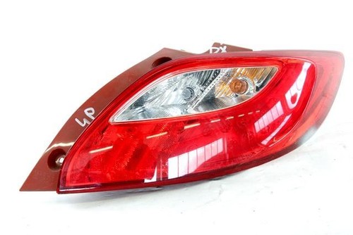 D65151150 Scheinwerfer Hinten Recht MAZDA 2 1.3 55KW 5P B / LPG 5M (2009) Rica