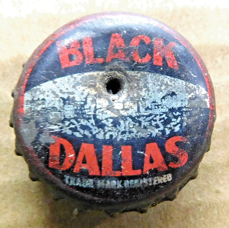 originally gold center BLACK DALLAS beer bottle cap WITH CORK 1934-39 Dallas TX