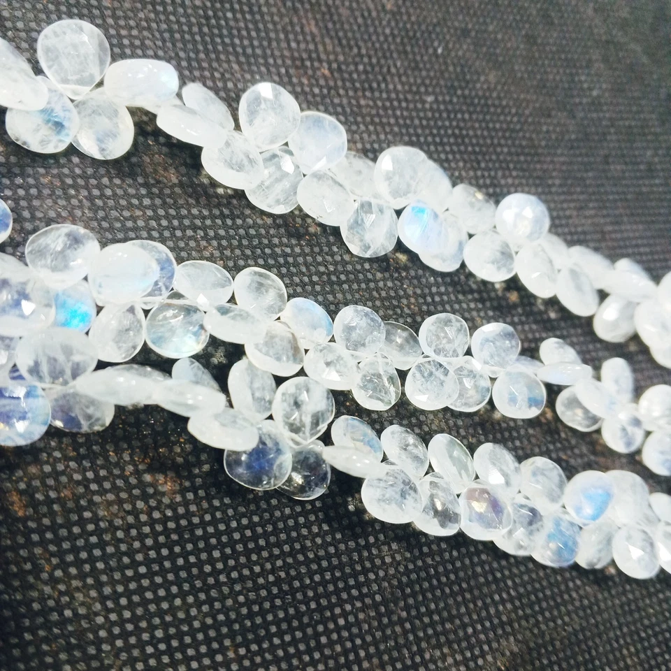 Piedra lunar arco iris blanca natural AAA facetada forma de corazón arco iris piedra lunar 8 pulgadas Foto 3 de 4