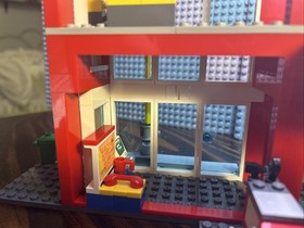 LEGO #60004 City - Fire Station (2013) 98% Complete No manual or box, READ