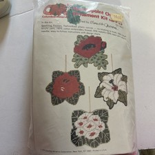 1979 Columbia Minerva Needlepoint Christmas Ornament Kit SPARKLING FLOWERS