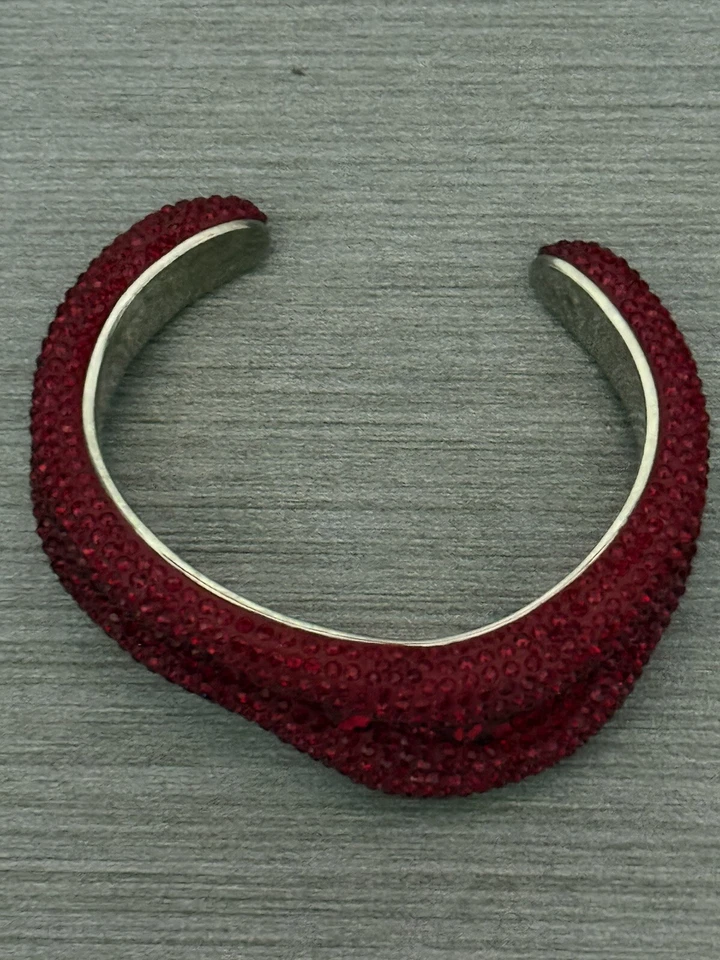 Pulseira Swarovski Atelier Tigris, vermelha rubi, pulseira banhada a ródio tamanho M - Imagem 3 de 4