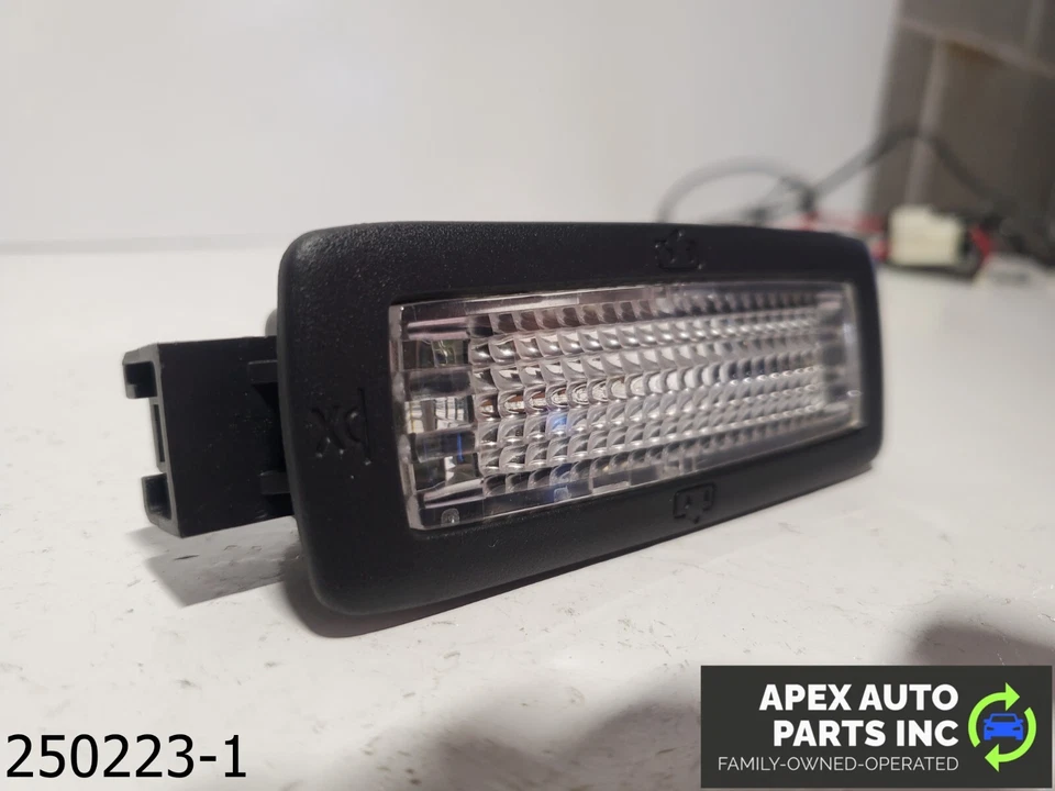 Lámpara luz maletero escotilla carga interior trasero derecho Subaru Tribeca 2006-2007 OEM Foto 3 de 4