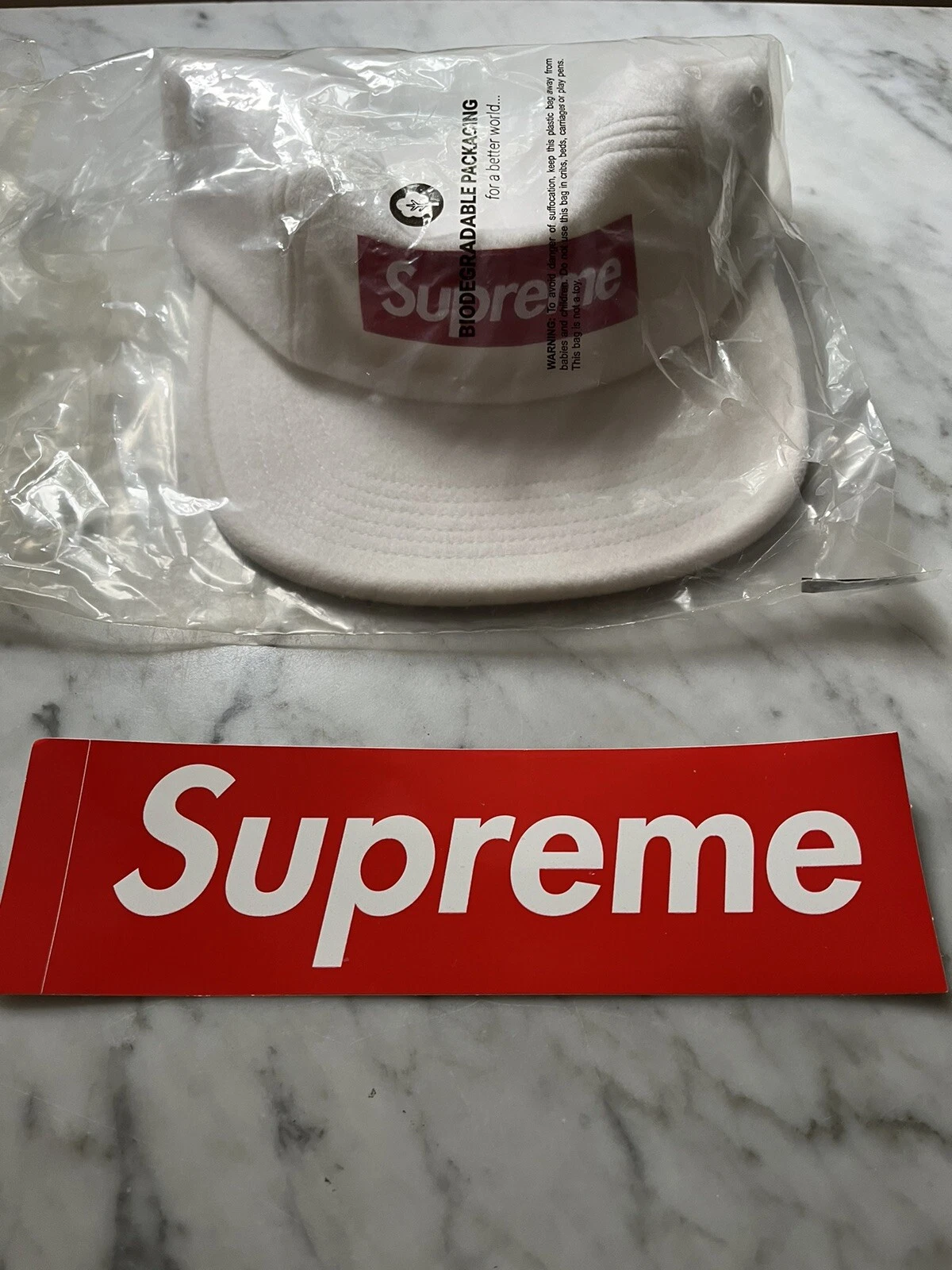 Casquette de camp 100 % laine blanche Supreme x Loro Piana logo boîte