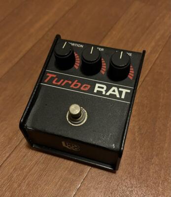 ProCo Turbo RAT Verzerrung Fuzz Over Drive Gitarren-Effekt-Pedal Power Akku 9 V