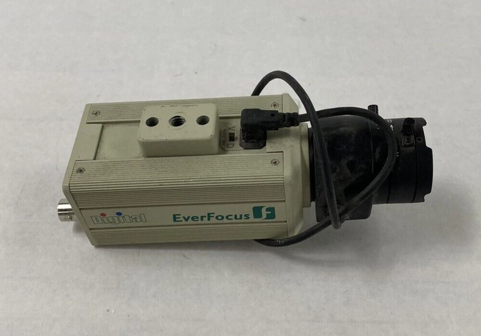 EverFocus EQ200A/NN Color Digital Camera 1/3" 3.5-8mm Lens For Parts or Repair - Image 3 of 4
