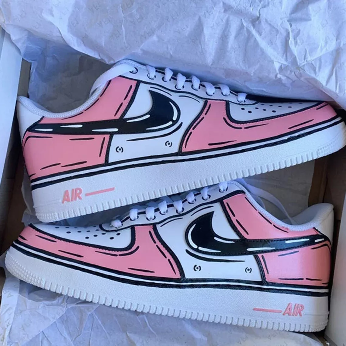Dessin Chaussure Nike Air Force 1 Nike Air Force 1 personnalisé dessin animé bas rose blanc contour noir hommes femmes | eBay
