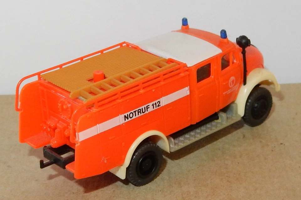 Preiser Ho 1/87 Tlf 15 Magirus S 3500 Notruf 112 Museo Pompieri Hannover - Immagine 2 di 3