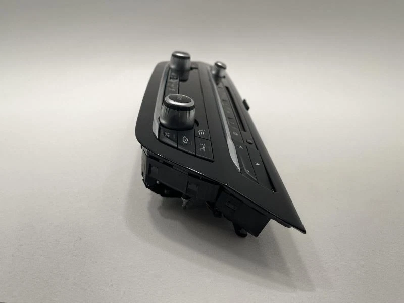 BMW 530i 55098 2017-2020 controlador de calefacción/aire acondicionado y cambiador de DVD negro TC: PLCFK 61K Foto 4 de 4