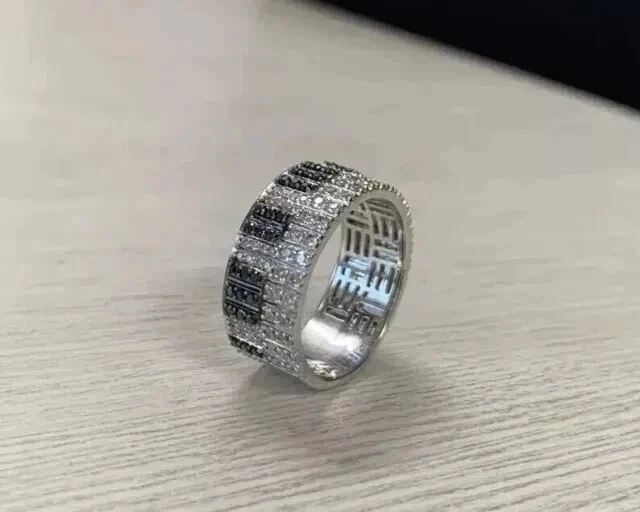 Anel masculino 1 quilate corte redondo simulado diamante preto folheado a ouro branco 14K - Imagem 3 de 4