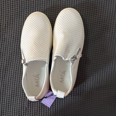 MIA Kids Girl s White Andraya Slip On Side Zip Size 5M - NWT