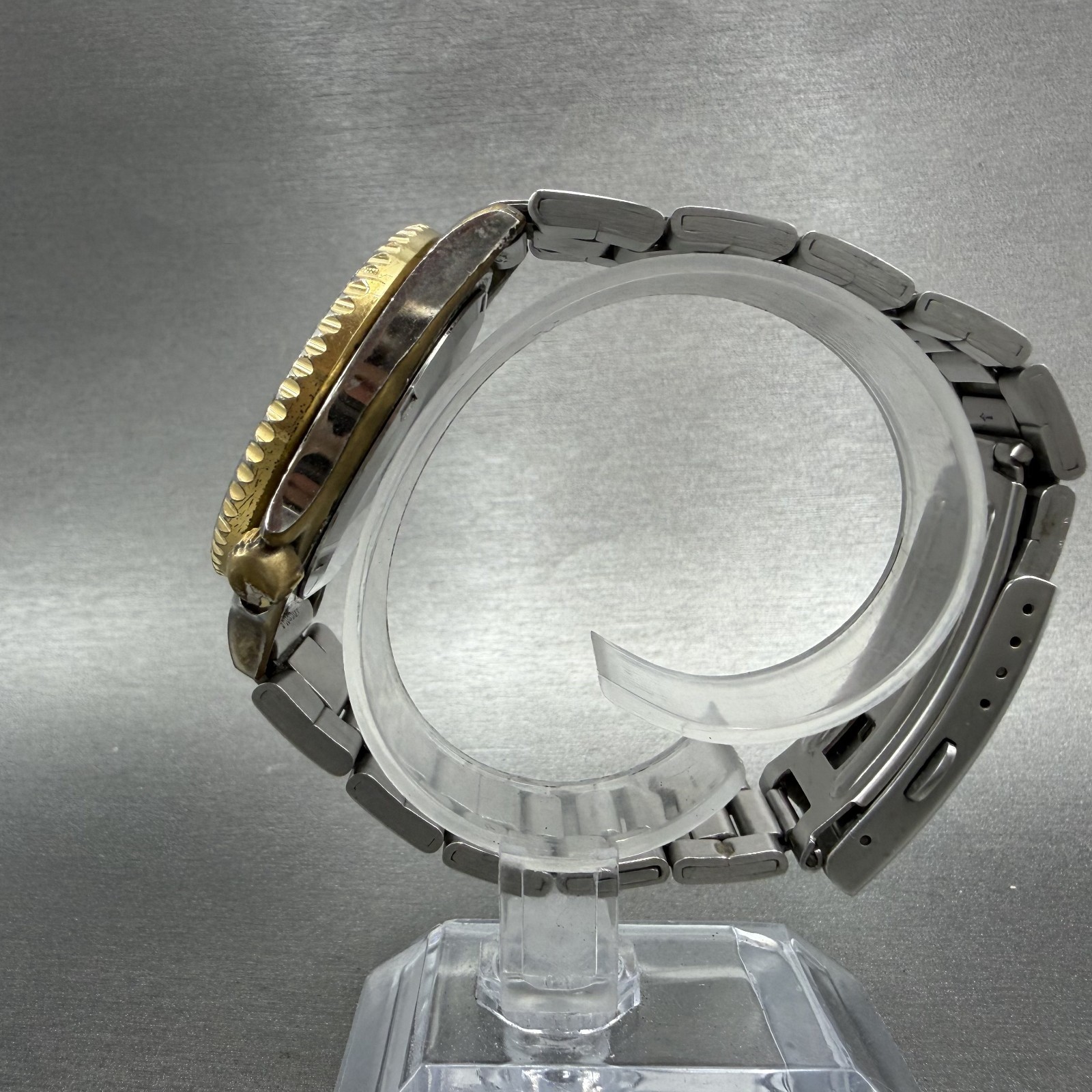 Armitron Pro All Sport Dive Watch Men 37mm Black Dial Two Tone Daydate New Batt