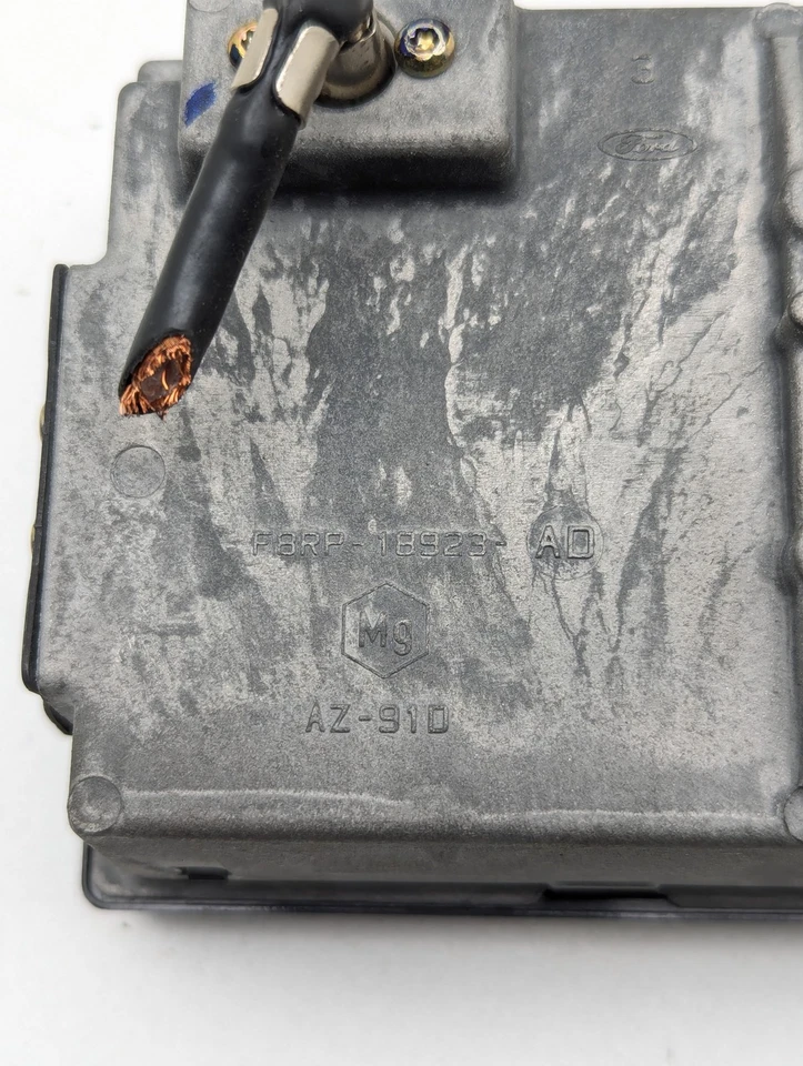 Ford Crown Victoria 2003 2004 radio estéreo CD reproductor de casete receptor Foto 3 de 4