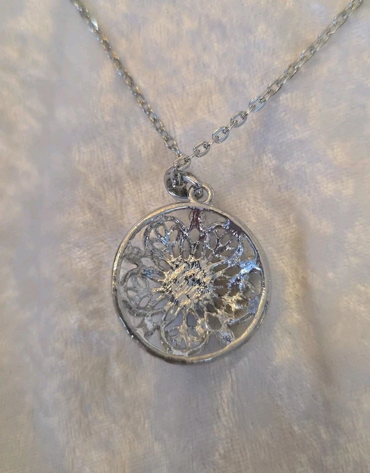 Collar Colgante Piedras Lavanda Turquesa Chapado en Rodio, Cadena 18-20" Foto 3 de 4