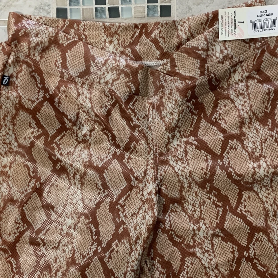 Otomix Active Wear Capri Workout Large cotton/lyrcia Made In USA Y2K snake print - Image 2 of 4