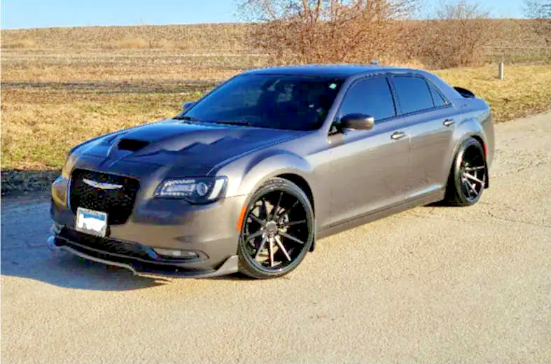 ICELANTIC PIONEER96 ロッテフェラーフリーダムカラー　セット 22” FERRADA FR4 MATTE BLACK WHEELS FOR CHRYSLER 300C 300S RWD SRT