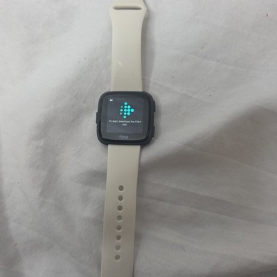 Fitbit Versa Fitness Smartwatch -Black Aluminium  NO CHARGER (CGC)