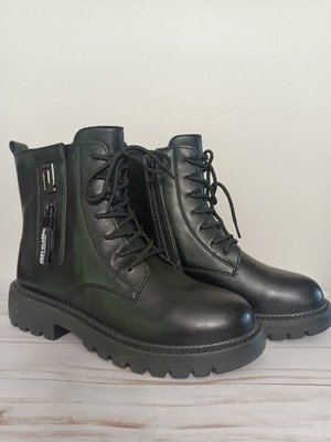 Best Classic Vogue Fashion Boots Size 8.5 Womens