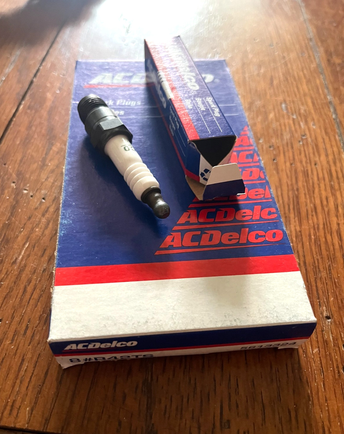 8 ACDelco R42TS Spark Plugs GM 5613324 Firebird, S10, Sunbird, S15
