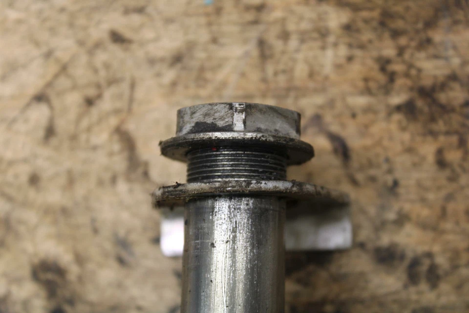 04-07 DUCATI ST3 EJE TRASERO RUEDA TRASERA LLANTA PIVOTE PERNO EJE BB347 Foto 4 de 4