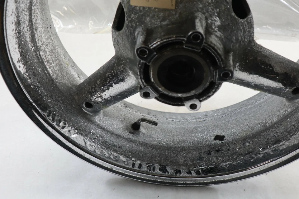 Rueda trasera para motocicleta Suzuki 17" x 6" cromada 2000 Hayabusa GSX1300R fabricante de equipos originales  Foto 3 de 4