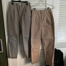 Women  s high rise straight leg pleated chinos size 4