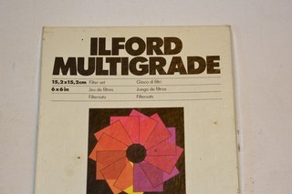 ILford Multigrado 6x6 Set di 12 Filtri per Stampa in Camera Oscura