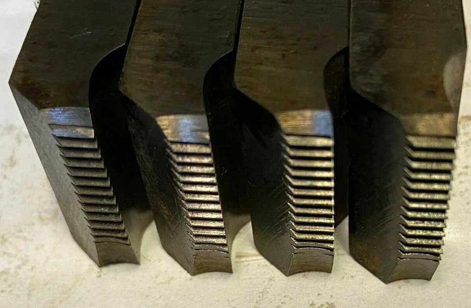 562 OSTER DIES,1/4-20 HSS, MATCHED SET OF 4, UNUSED BUT  RUST MARKS FROM STORAGE - Image 3 of 4