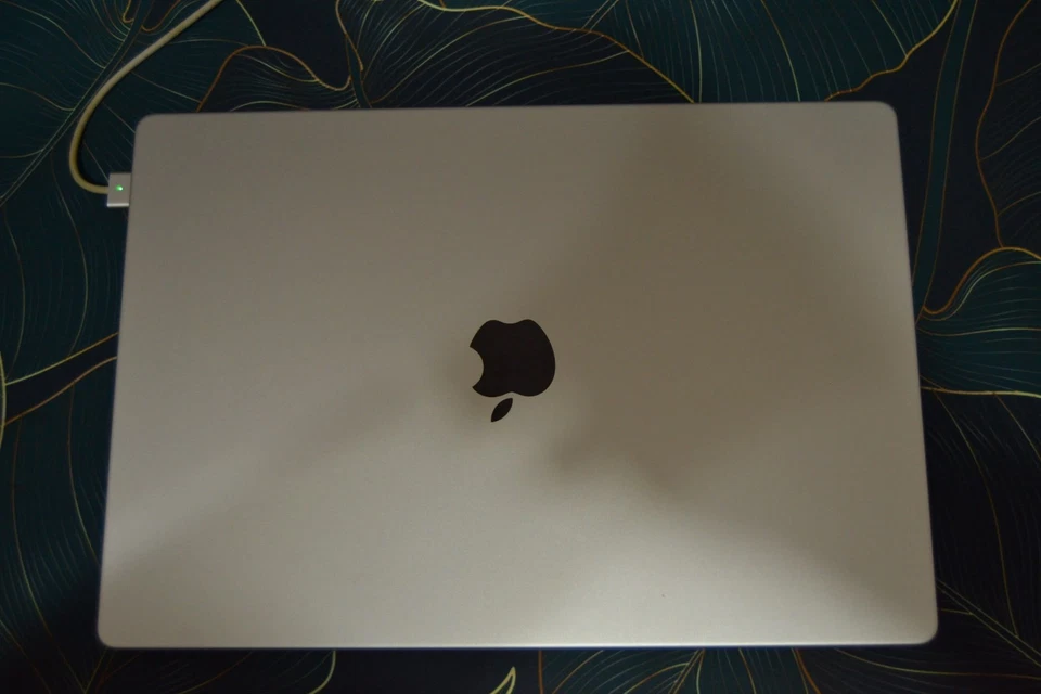 Apple MacBook Pro 16" M2 Pro · 16GB · 1TB, foto 3 di 5
