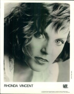 Press Photo: RHONDA VINCENT 8x10 B&W 1993