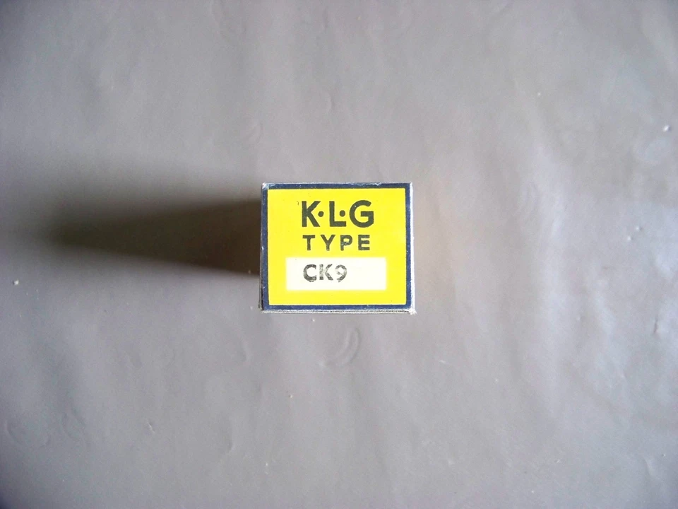 Boite à bougie KLG + 6 bougies CK9 - Photo 3/4