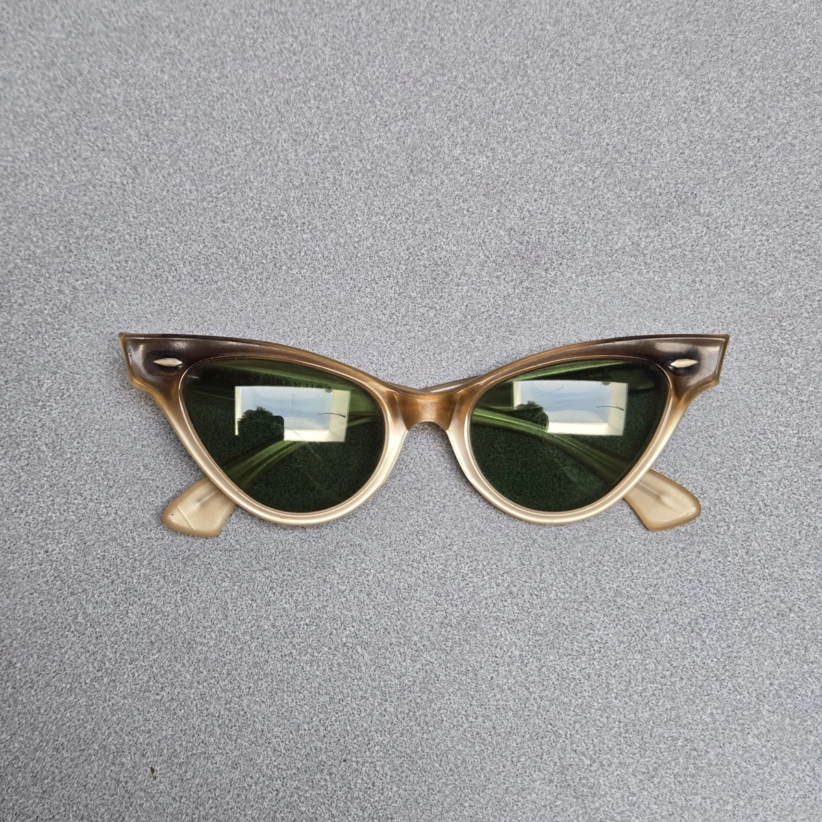 Preços baixos em Ray-Ban Cat Eye armação de Plástico Óculos de Sol