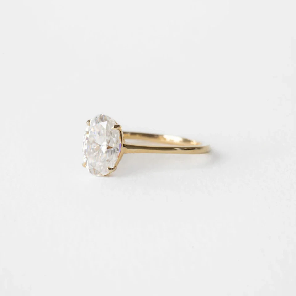 Anel de noivado clássico corte oval mossanita ouro amarelo 18k Vermiel conjunto em pinos - Imagem 3 de 4