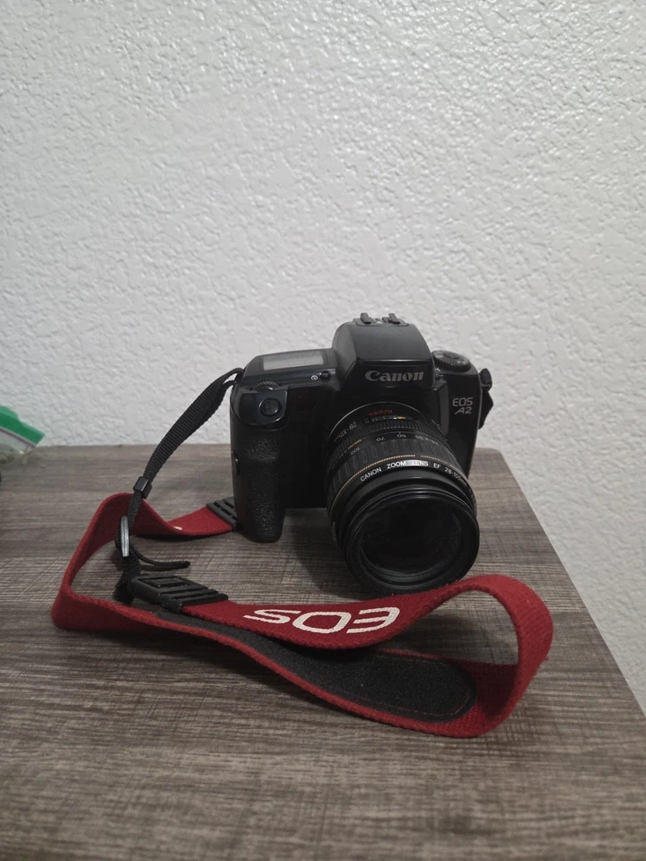 Cámara fotográfica Canon EOS A2 35 mm SLR con objetivo zoom Canon EF 28-105 MM Foto 2 de 4