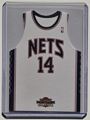 Derrick Favors Home Rookie Team Threads 2010-11 Card #10 Panini Die Cut RC Nets