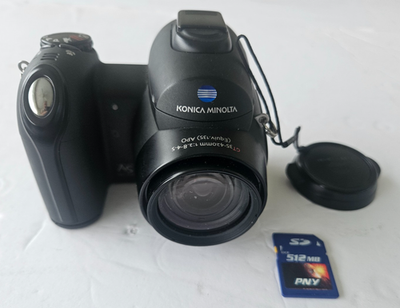 Konica Minolta DiMAGE Z3 4.0MP Black Digital Camera w/ SD Card
