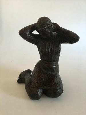 Johannes Hansen Bronze Figur sitzendes Mädchen