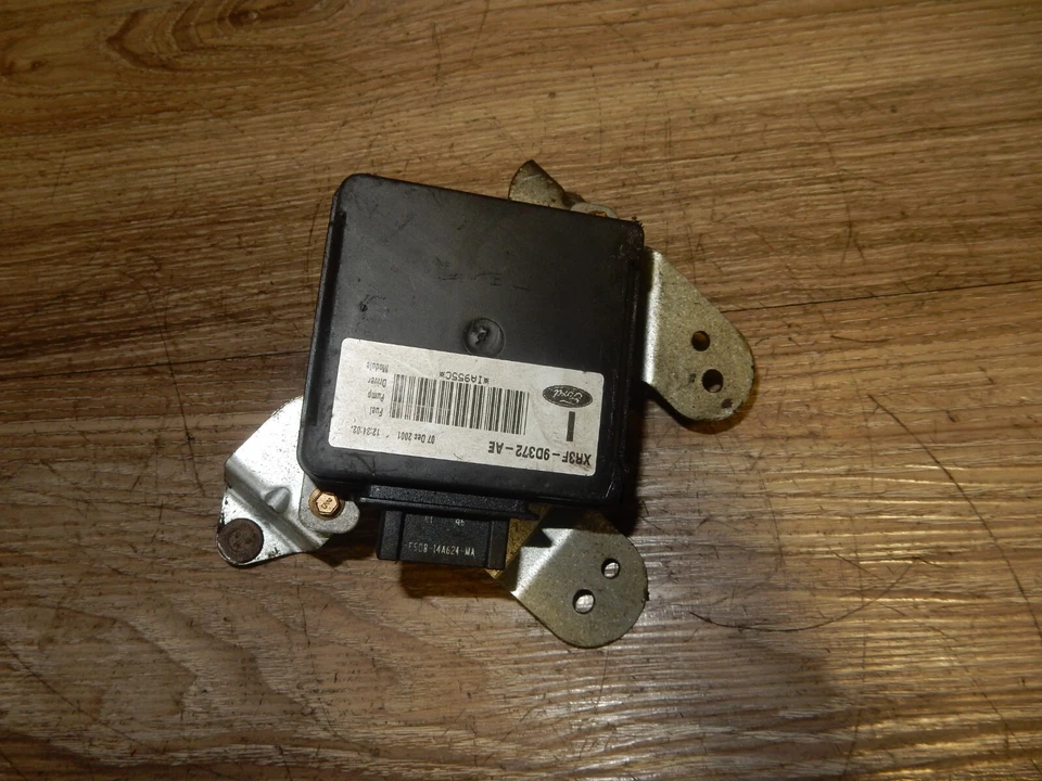 Módulo de controlador de bomba de combustible genuino 1999-2004 Ford Mustang XR3F-9D372-AE fabricante original Foto 2 de 4
