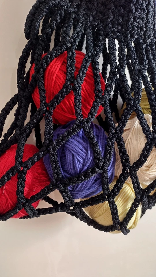 Divertido bolso pequeño de cuerda negro hecho a mano ganchillo 🧶🖤 Foto 4 de 4