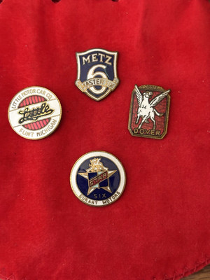VINTAGE ~ AMERICAN MOTOR CARS - ''LITTLE/METZ/STAR/DOVER'' CAR EMBLEMS (4)