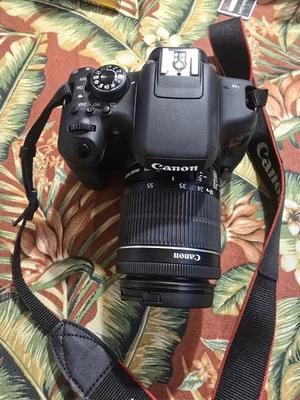 Canon EOS 750D / Rebel T6i 24.2 MP SLR-Digitalkamera - Schwarz (Kit m/ EF-S... - Bild 1 von 4