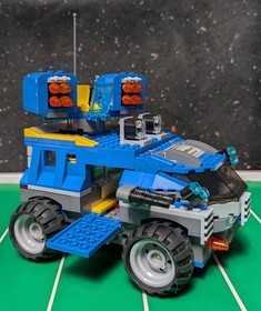 Lego - Alien Conquest 7066 - Complete and Assembled With Manuals
