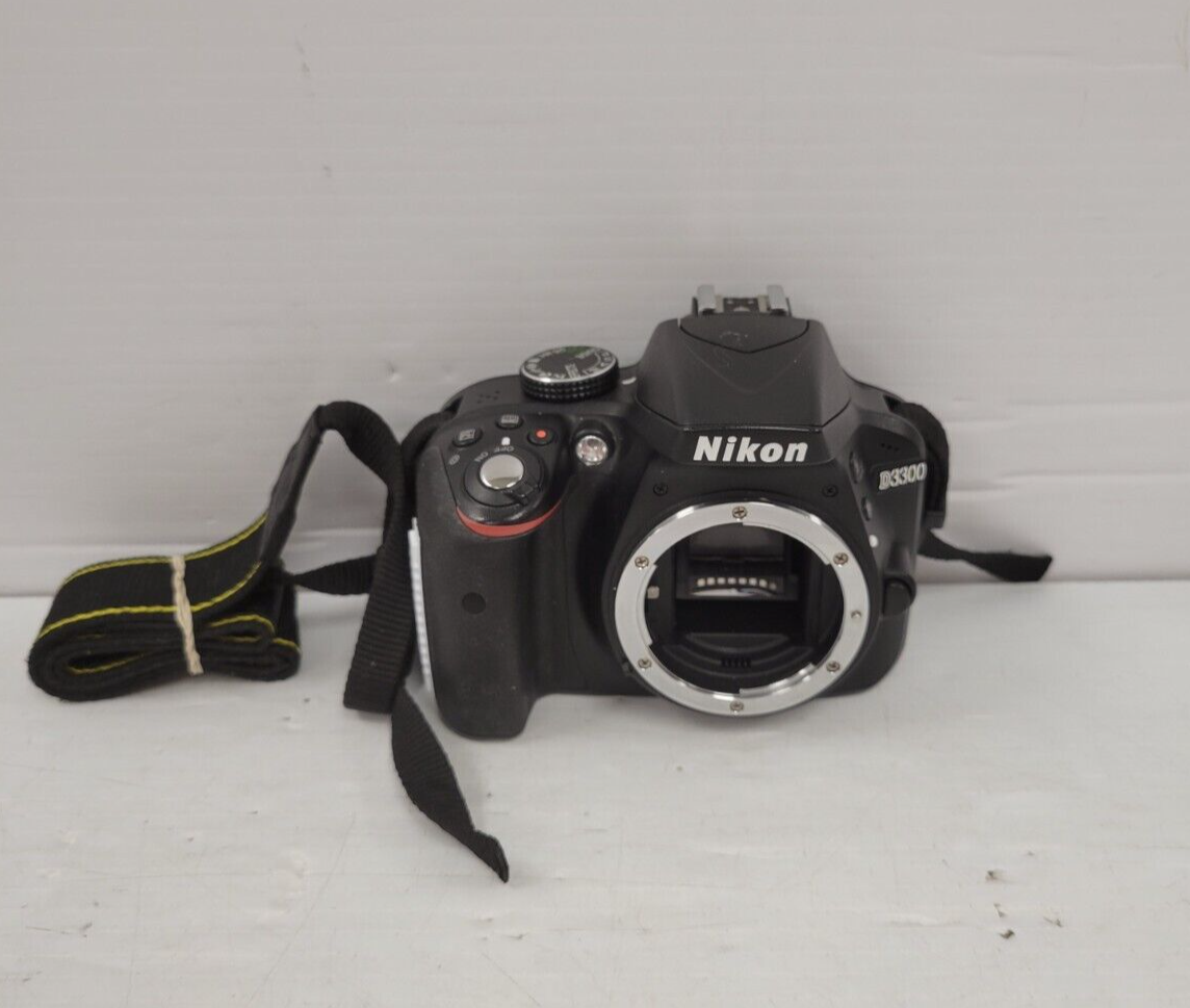 NIKON　D3300 Amazon Canada: Nikon D3300 24.2 MP CMOS Digital SLR with AF