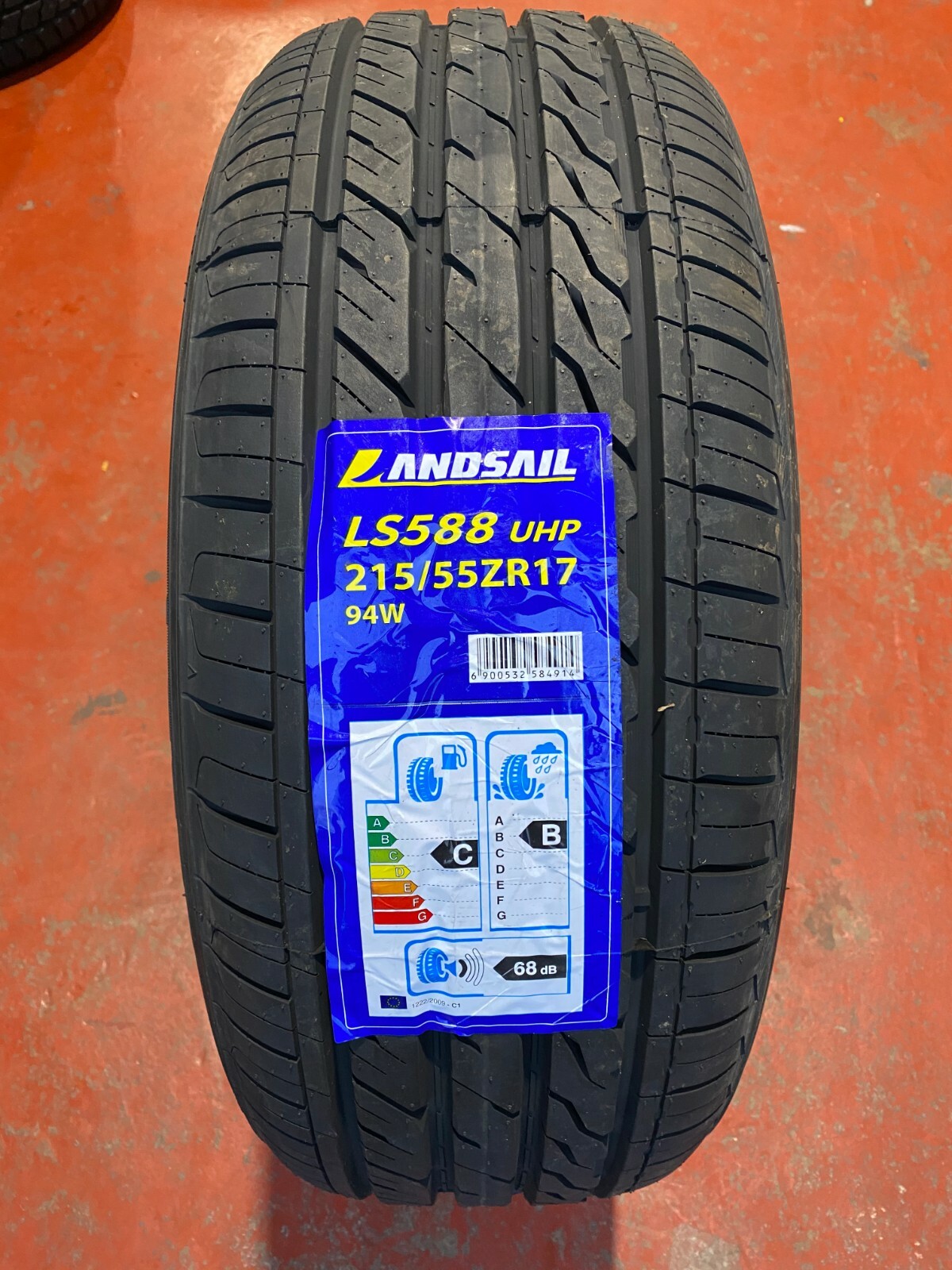 35 18 Tyres