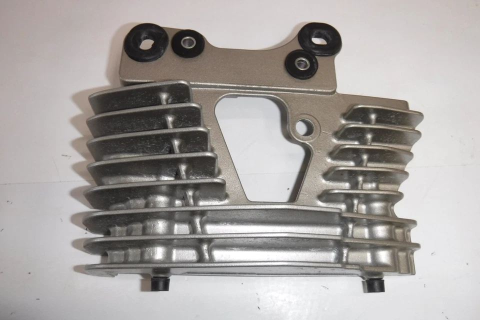 Honda VTX1300C VTX 1300 C 2005 cubierta de aleta de cilindro trasero derecho 12281-MEA-670 Foto 2 de 4