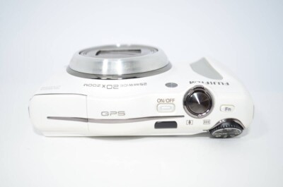 Fujifilm Digital Camera FinePix F Series F770EXR White 20X 16MP